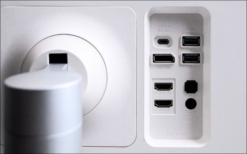 Người dùng cần quan sát các ký hiệu nhỏ bên cạnh cổng kết nối