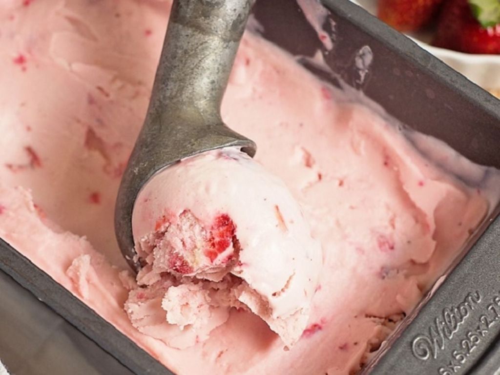 cách làm kem dâu 5 bước cơ bản ủ lạnh