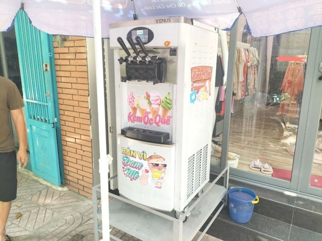 máy làm kem tươi venus