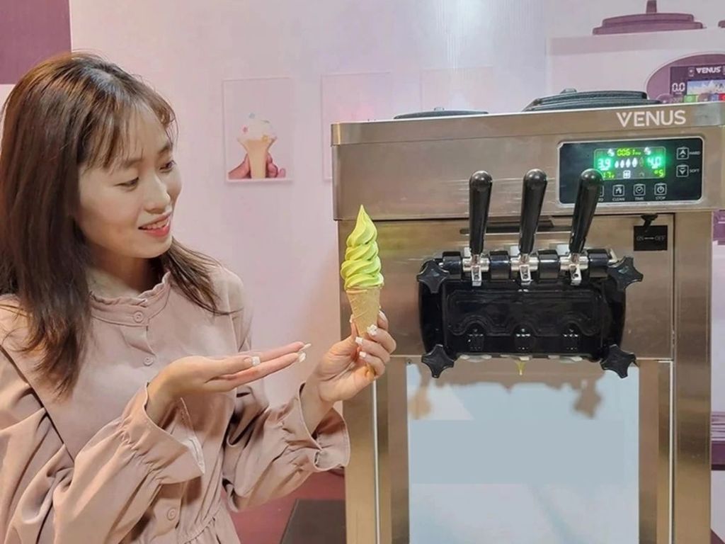 máy làm kem tươi venus giúp kem thành phẩm luôn tươi ngon