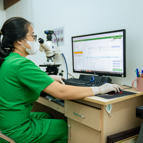 Phẫu thuật triệt sản tại PetHealth được bác sĩ hướng dẫn và nhắc lịch tái khám