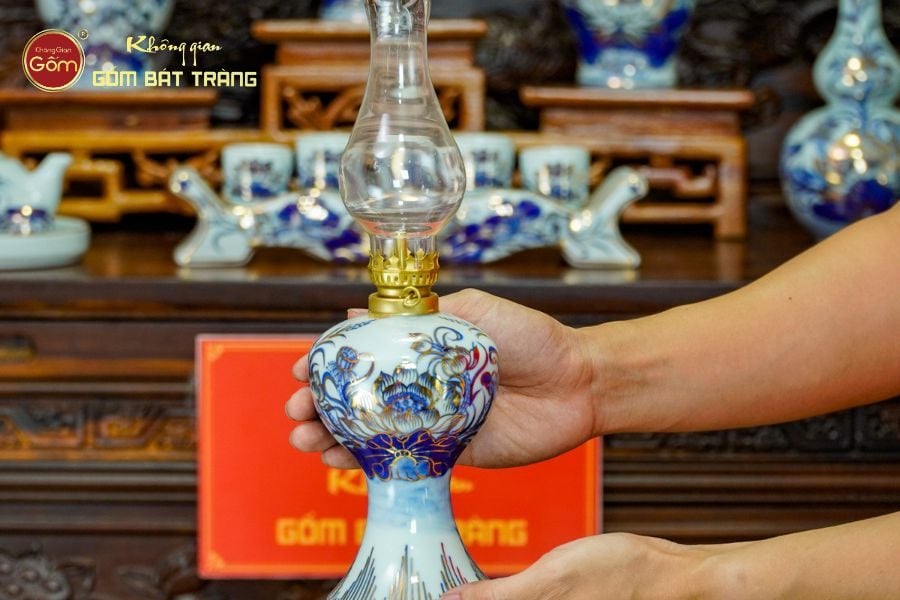 den-tho-lam-ve-vang-hoa-tiet-hoa-sen