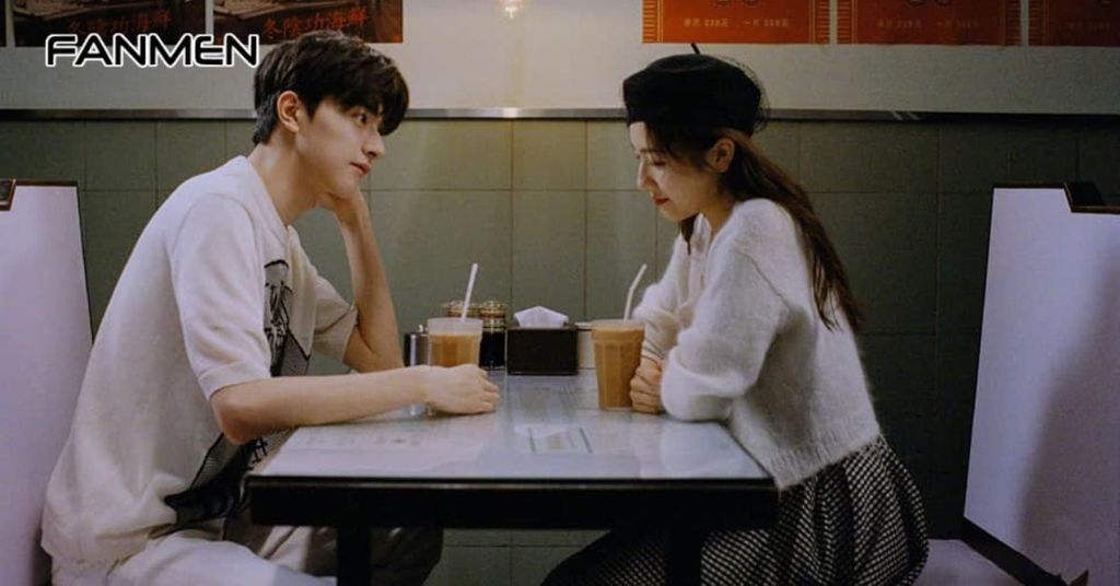 Làm quen và trở thành những người bạn tốt của cô ấy