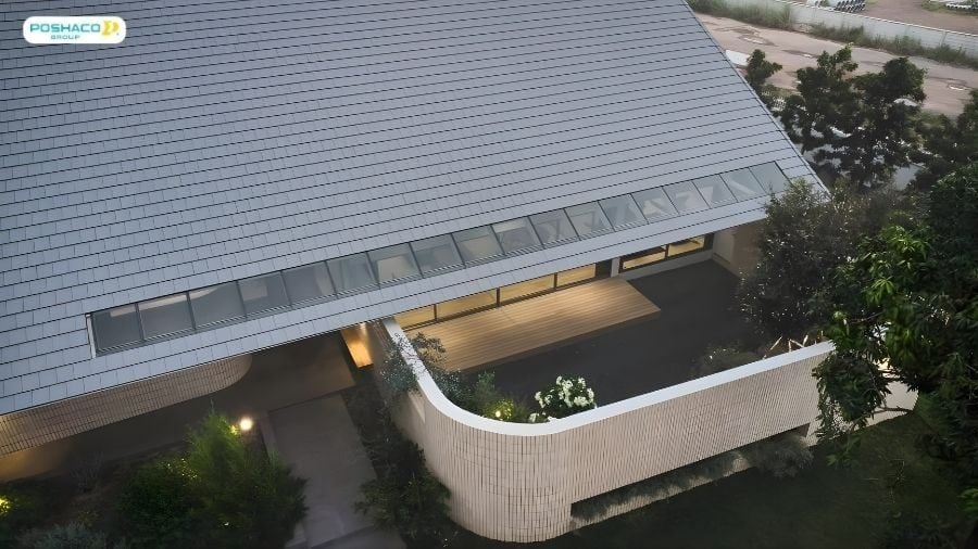 Nhà mái thái kết hợp kính