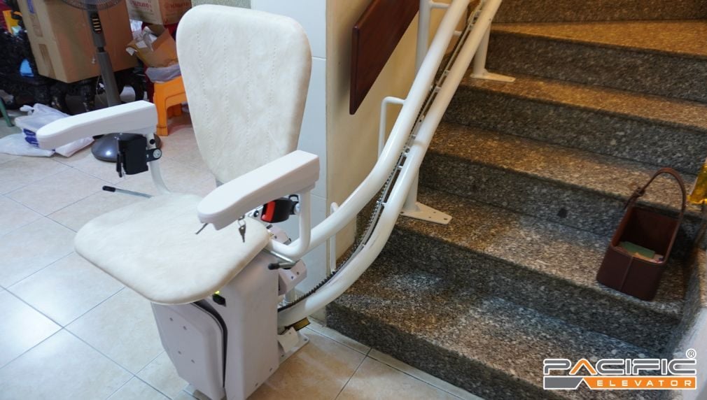 sản phẩm thang ghế thực tế do Thang máy Pacific lắp đặt