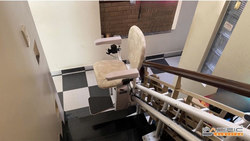Hình ảnh thang ghế Stairlift dđược lắp đặt bởi Công ty Thang máy Pacific