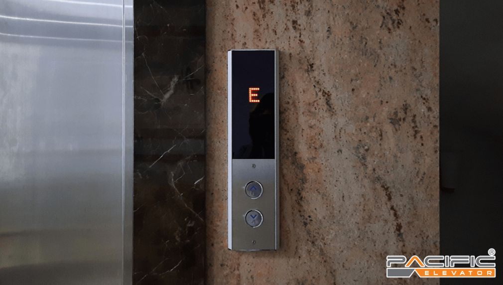 thang máy hiển thị mã lỗi E