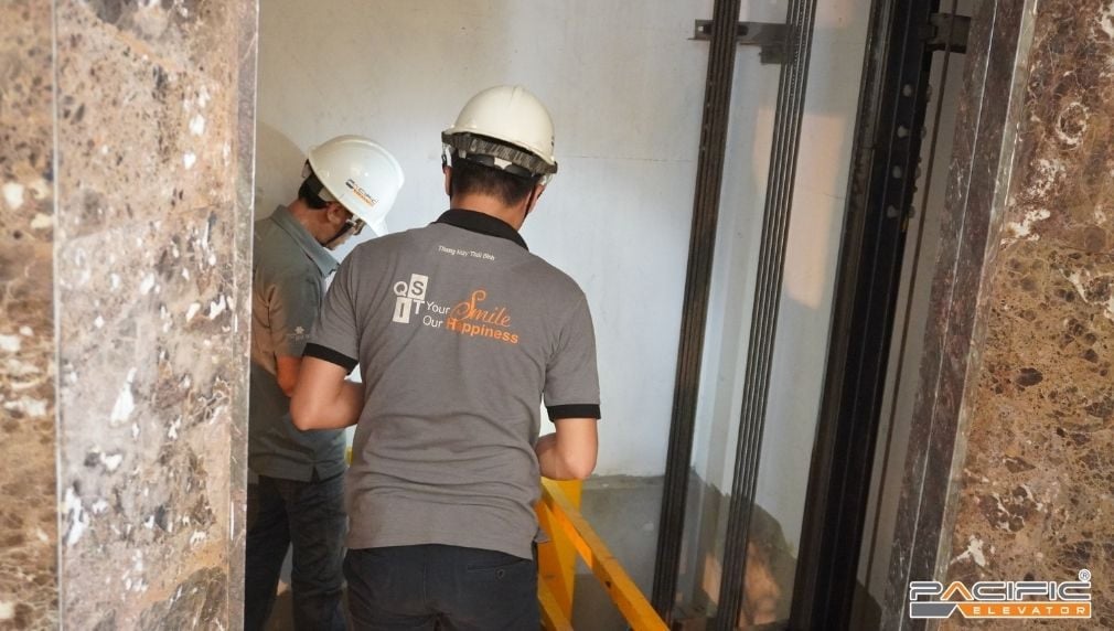 Kỹ sư Thang máy Pacific lắp đặt thang máy