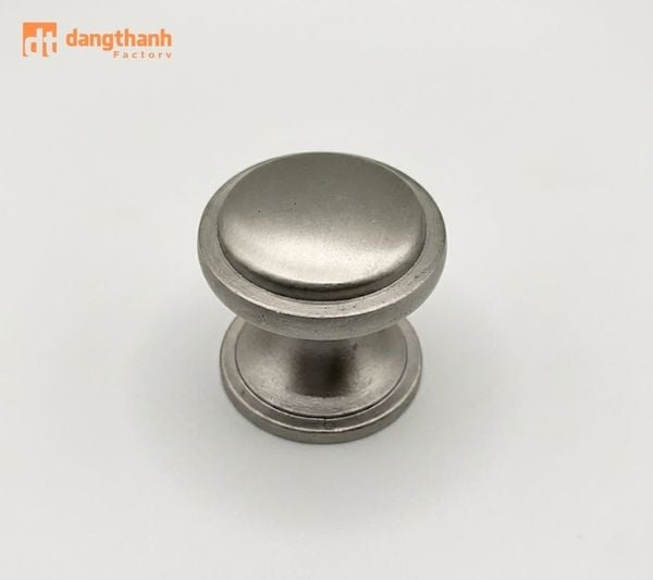 Tay nắm núm tròn phong cách tân cổ điển