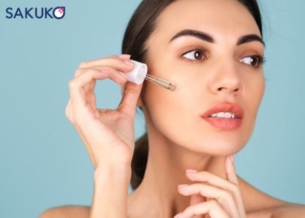 Sau khi sử dụng BHA từ 15 đến 20 phút bạn mới dùng serum