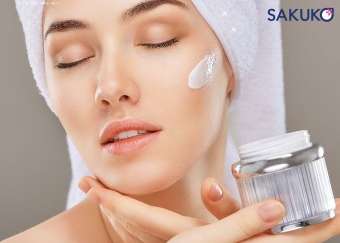 Vì sao nên chọn kem dưỡng trắng da mặt không chứa corticoid