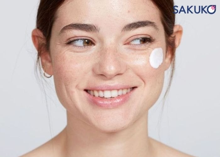 Tiêu chí chọn kem dưỡng ẩm tốt cho da dầu mụn