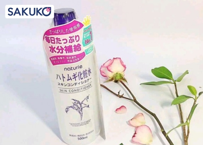 Toner Naturie Hatomugi chiết xuất ý dĩ giúp làm dịu, cấp ẩm và nuôi dưỡng làn da sáng mịn tự nhiên