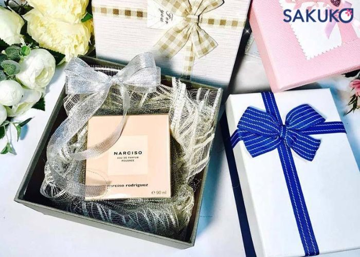 Quà tặng đồ thời trang thanh lịch