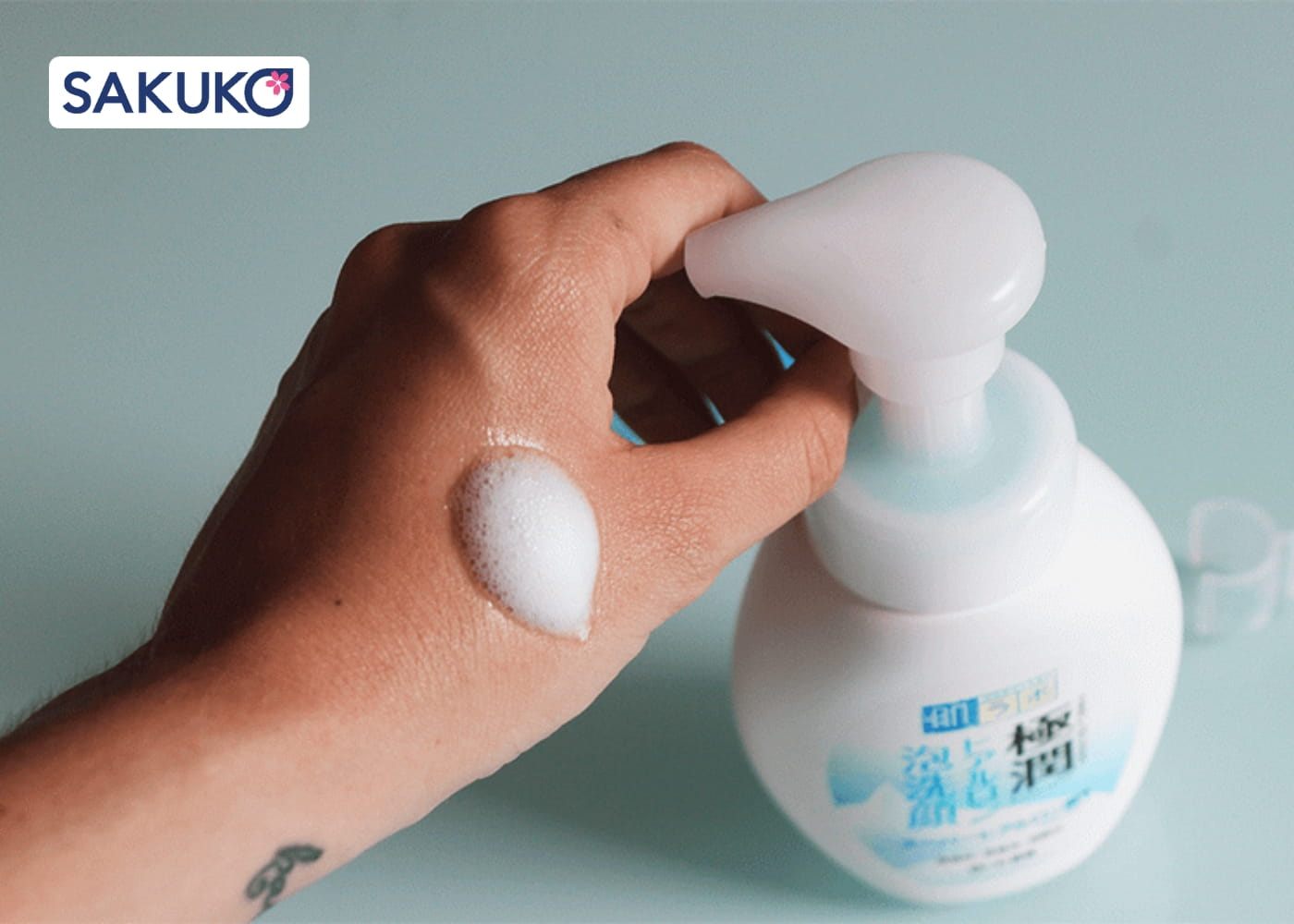 Sữa rửa mặt tạo bọt Hada Labo Gokujyun: Sạch sâu và mọng nước ngay từ bước đầu tiên