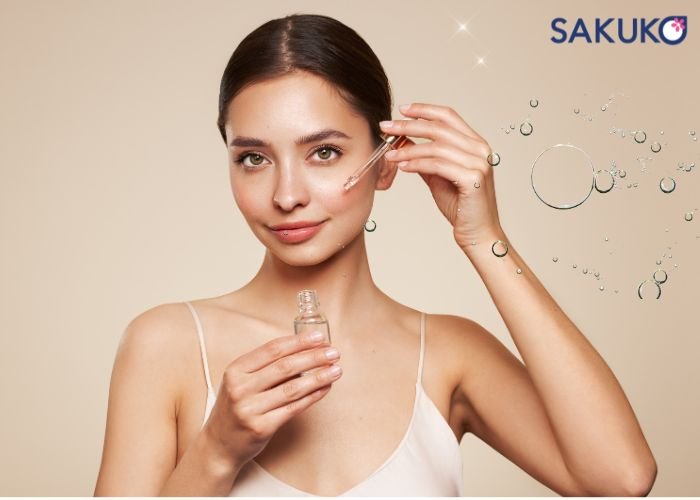 Kiểm tra kết cấu và mùi hương của serum