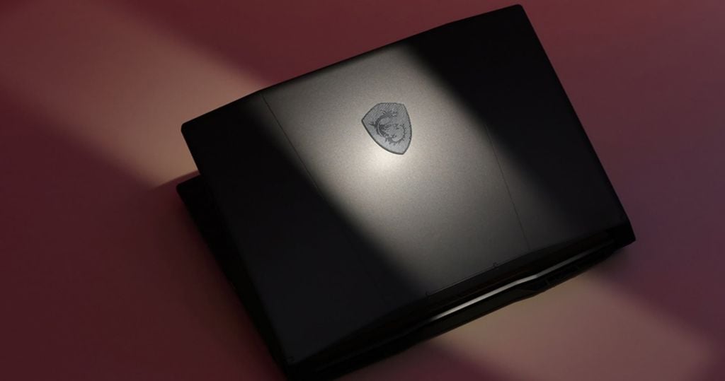 Katana 15 HX được tích hợp tản nhiệt lớn thoải mái khi chơi game