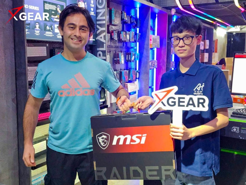 mua Laptop MSI Titan 18 HX Dragon Edition Norse Myth tại Xgear