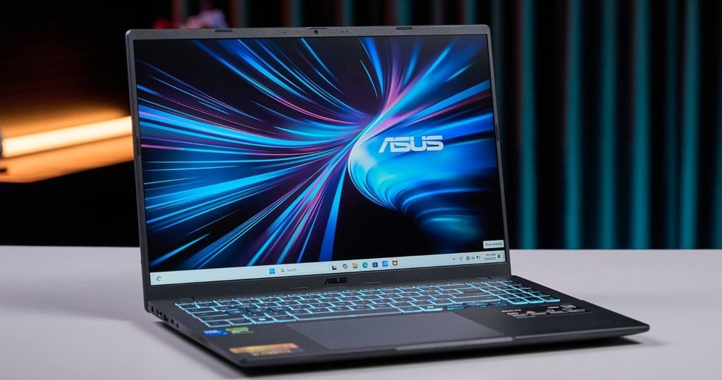 Asus AI V16 K3607VJ-RP092W laptop có bàn phím số bên phải