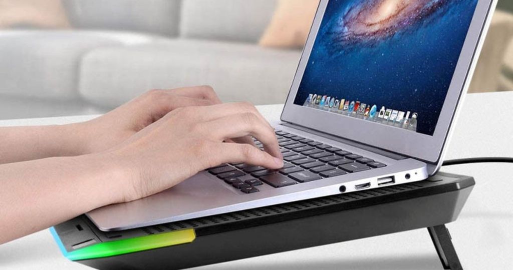 phân tích khả năng tản nhiệt của laptop vỏ nhôm và vỏ nhựa
