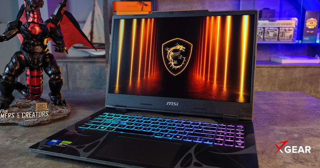 MSI Cyborg 15 A13UC 2082VN vỏ hợp kim nhôm kết hợp với vỏ nhựa