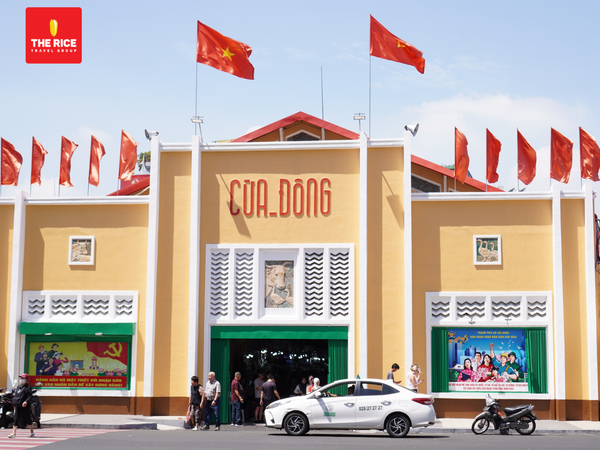 Chợ Bến Thành - điểm đến thu hút đông đảo du khách trong nước và quốc tế