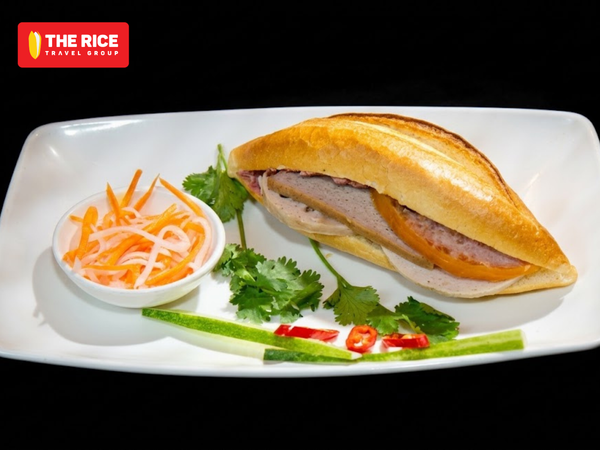 Our chefs make the bread themselves, ensuring both delicious taste and high quality.