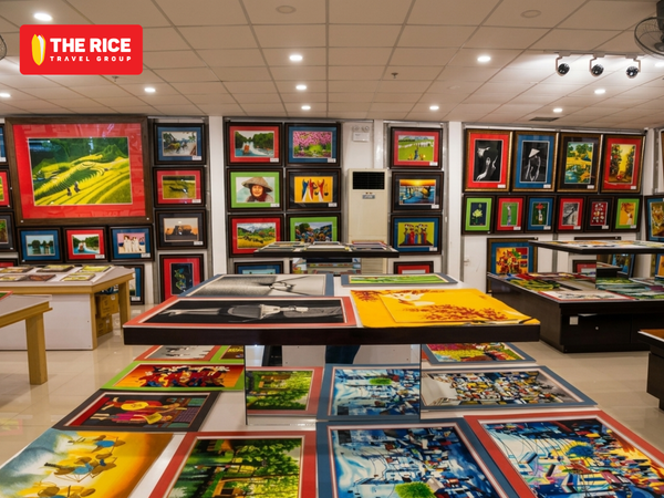 The space at the Dai Viet lacquer workshop in Cu Chi is imbued with traditional Vietnamese characteristics.