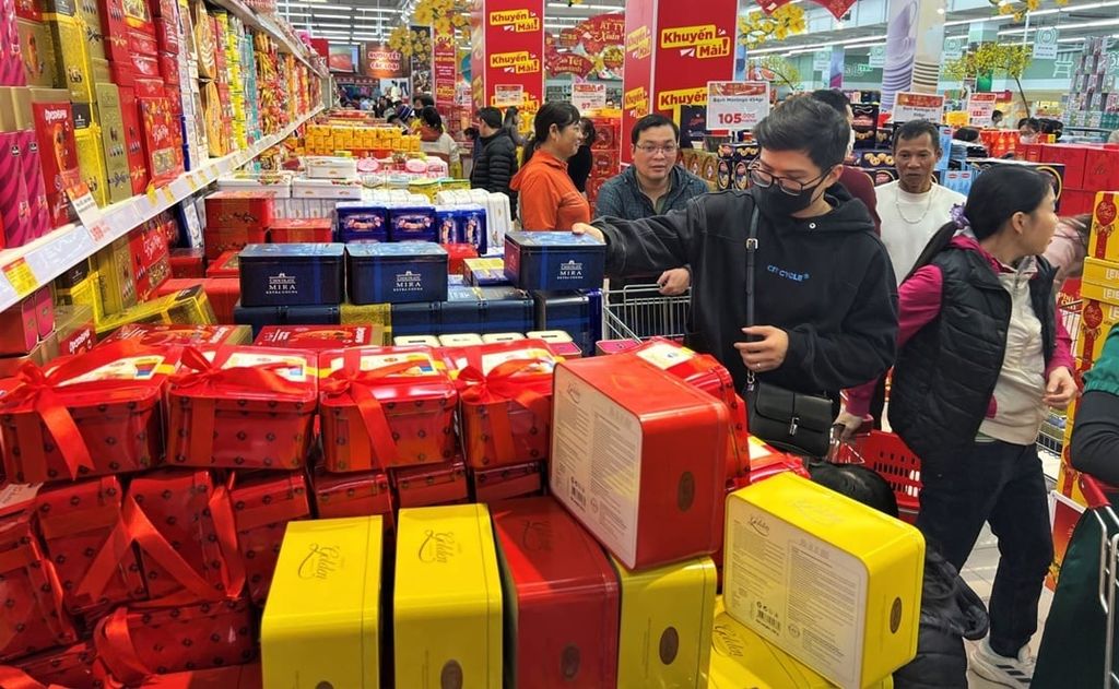 Thị trường có nhiều lựa chọn khiến chúng ta khó tìm ra món quà Tết phù hợp (Nguồn ảnh: Internet)