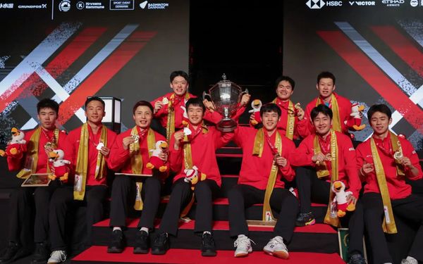 Đội tuyển Trung Quốc nâng cúp Thomas Cup 2026 — chức vô địch lần thứ 12 trong lịch sử
