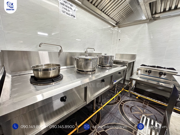 chụp hút mùi công nghiệp