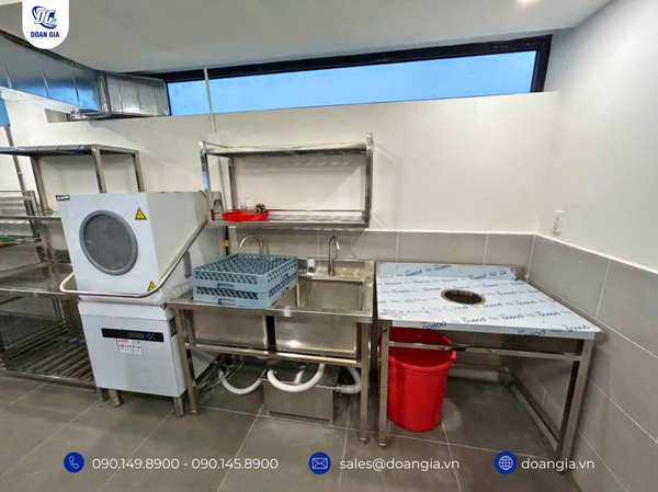 thiết bị inox bếp nhà hàng