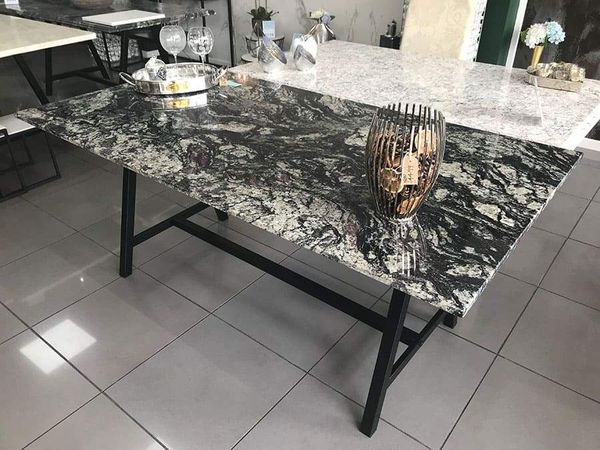 Kinh nghiệm chọn mua mặt bàn đá hoa cương