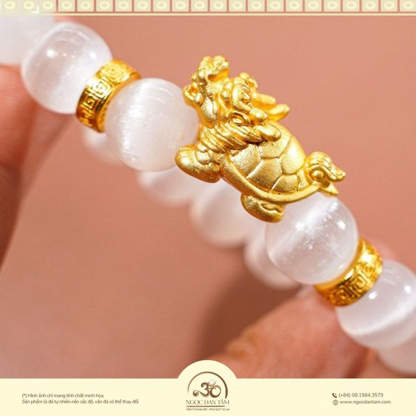 Vòng tay đá Selenite phối charm long quy quà tặng doanh nhân nữ