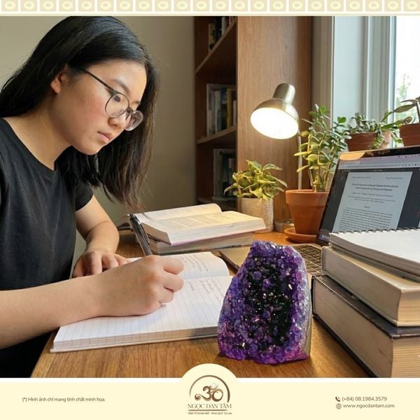 Đá để bàn học