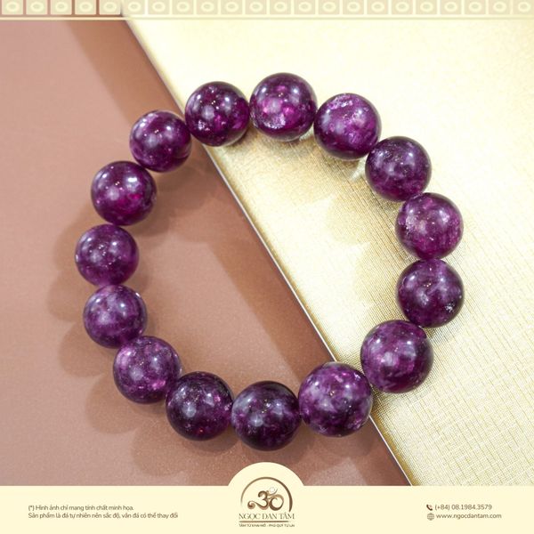 đá lepidolite