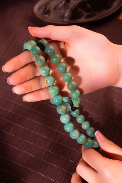 Ý nghĩa phong thủy của vòng cổ lam ngọc