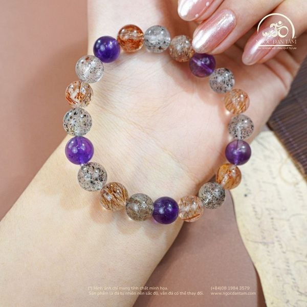 Giá trị của đá Super Seven nằm ở khoáng chất