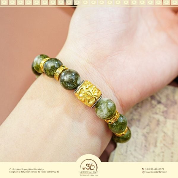 Vòng đá mắt rồng xanh