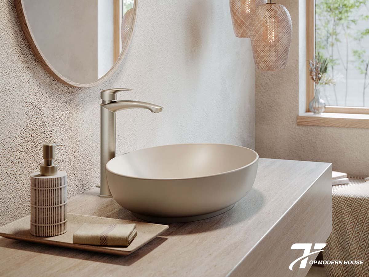 Lavabo đặt bàn hình tròn TOTO LT1705#MB màu be mang lại cảm giác ấm áp, thanh lịch và dễ hòa hợp với nhiều phong cách nội thất phòng tắm.