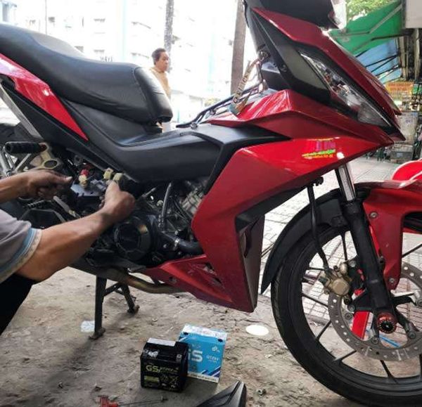 binh-ac-quy-winner-x-bao-nhieu-tien