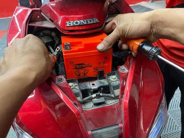 dau-hieu-thay-binh-ac-quy-het-dien