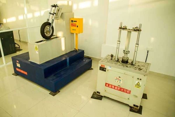 nhap-phu-tung-xe-may-tai-tphcm