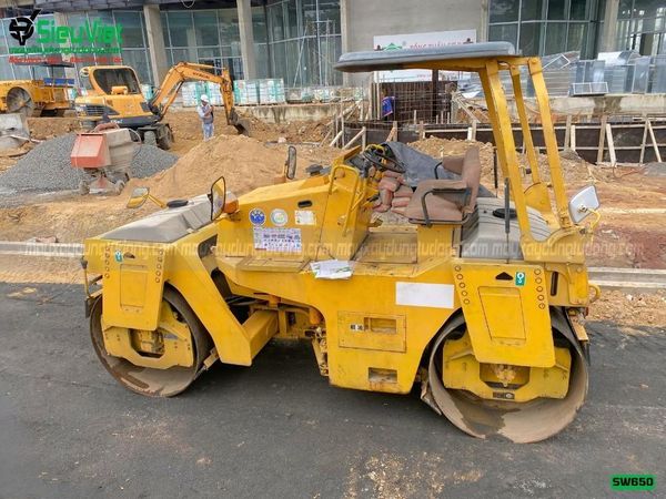 Cho thuê xe lu rung ngồi lái 7 tấn Sakai SW650