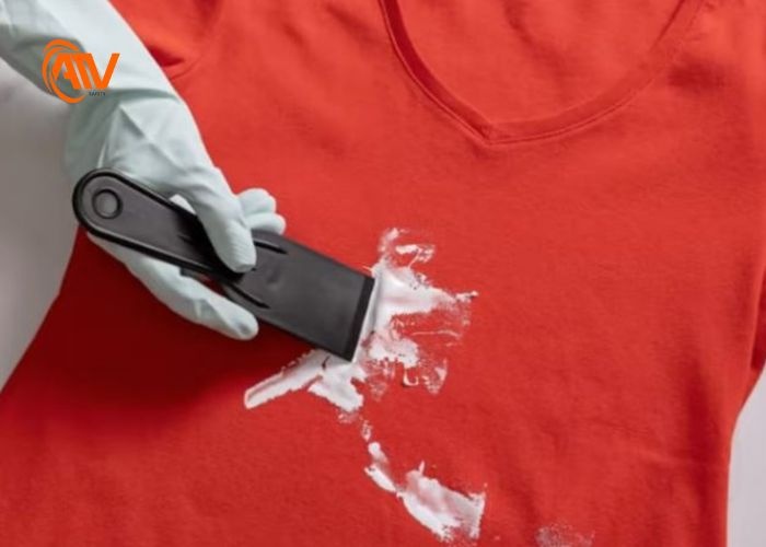 Bước đầu tiên trong việc giặt quần áo dính xi măng cần biết