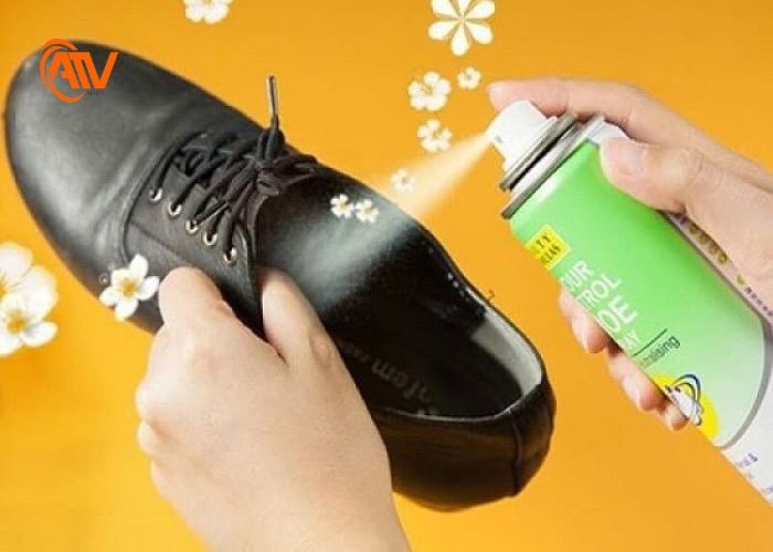 Khử mùi hôi chân bằng xịt khử mùi cho giày