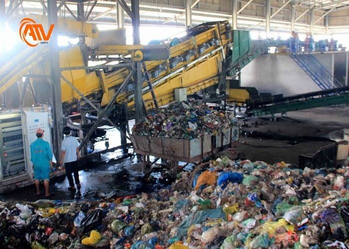 Hướng dẫn xử lý chất thải nguy hại hộ gia đình đúng cách và an toàn