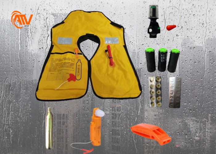 Bộ sơ cứu và áo phao