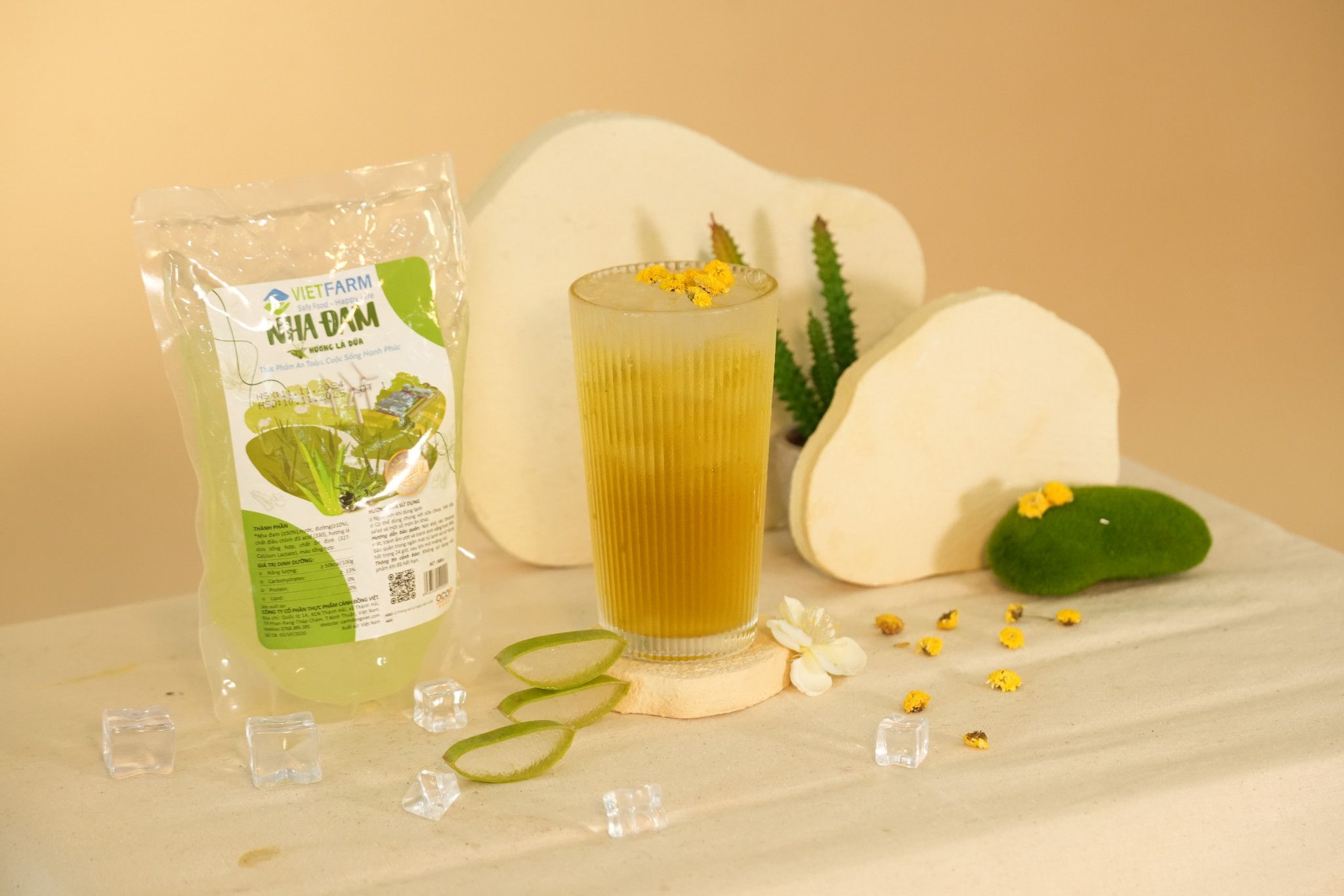 Bạn có thể học cách làm nha đam chữa trào ngược dạ dày đơn giản bằng cách kết hợp với nước ép ưa thích