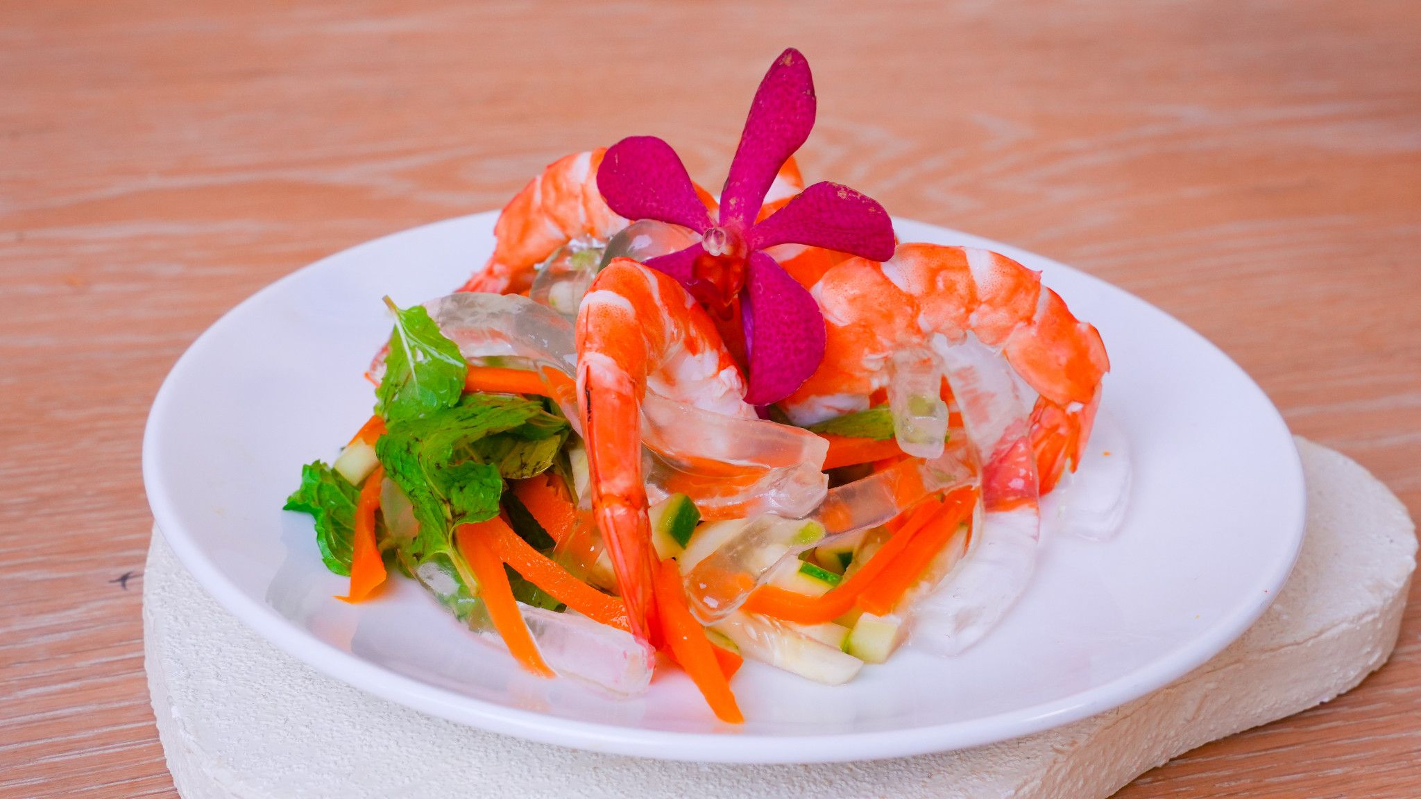 Gỏi nha đam không chỉ ngon về hương vị mà còn bắt mắt về hình thức.